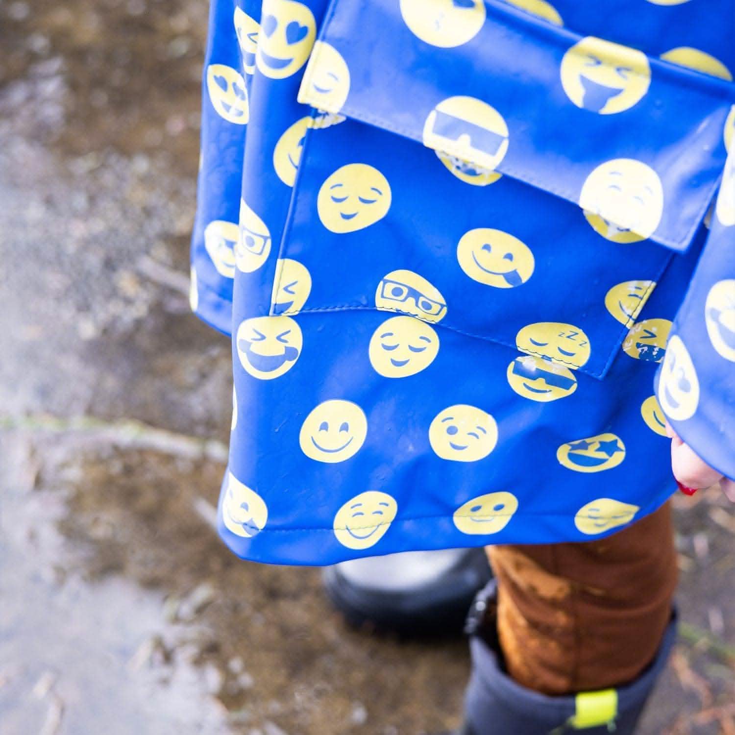 blue polka dot emoji magnetic singing in the raincoat - re-loved - Image 5