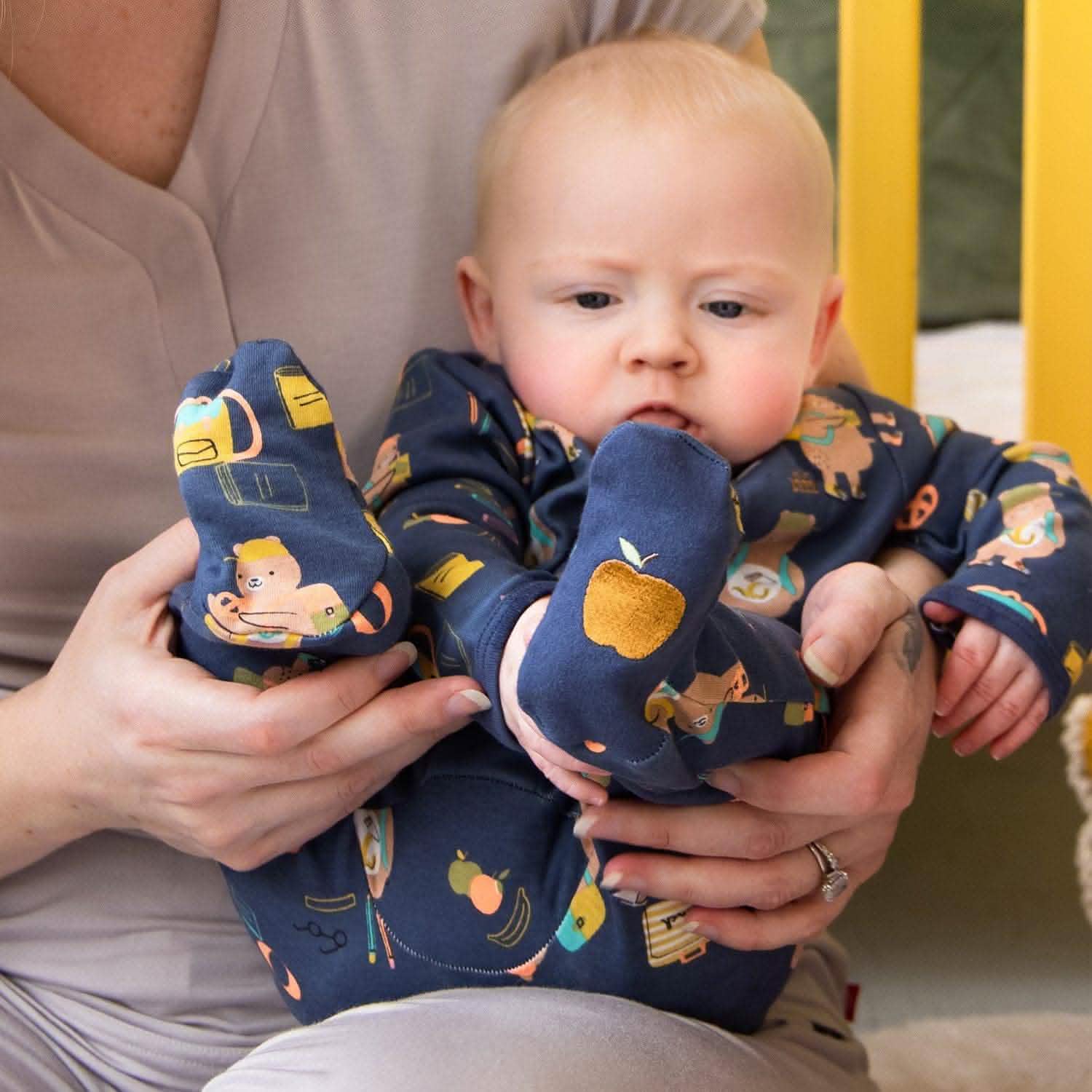 first class organic cotton magnetic footie - re-loved - Image 3