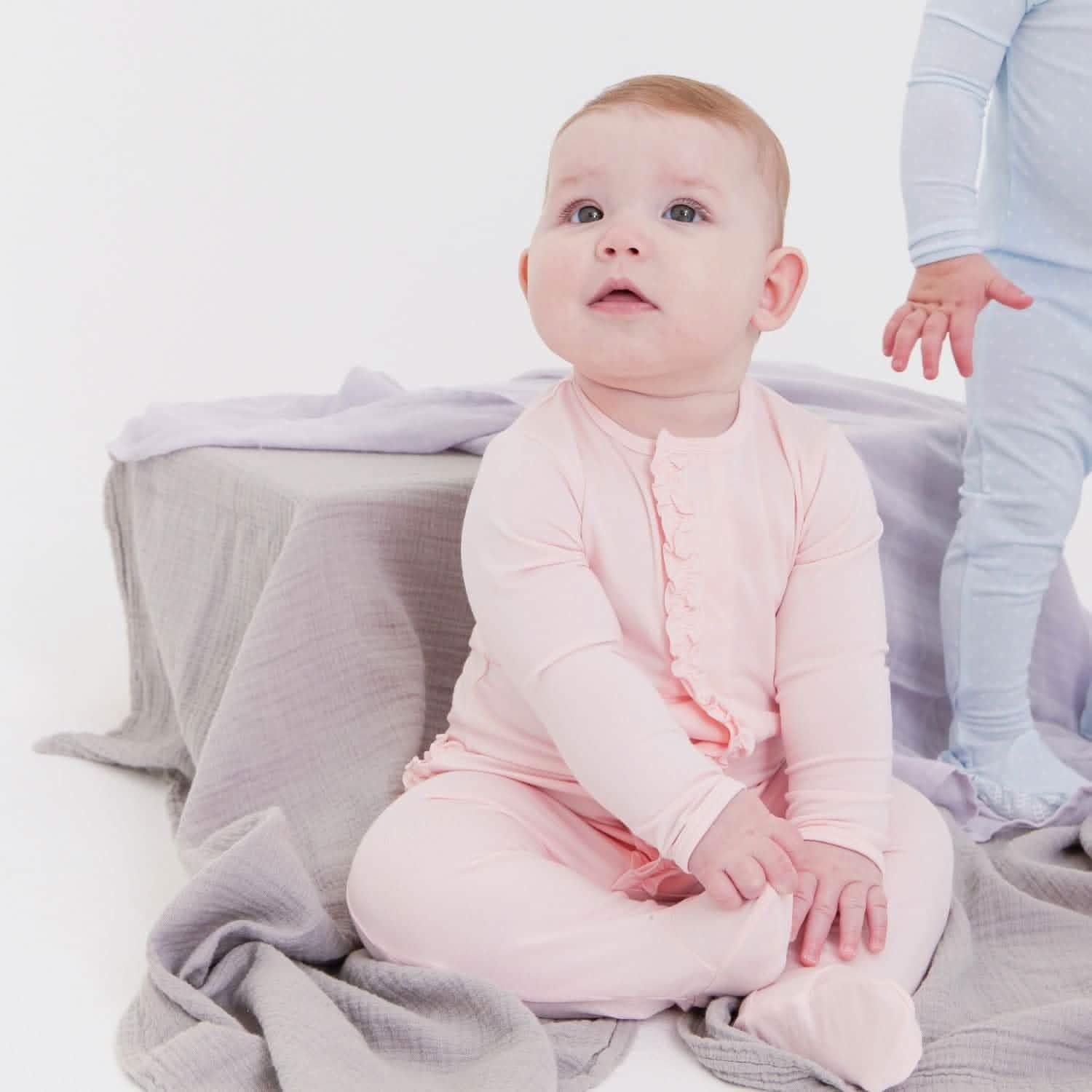 Magnetic Footie with Ruffle - re-loved - Image 2
