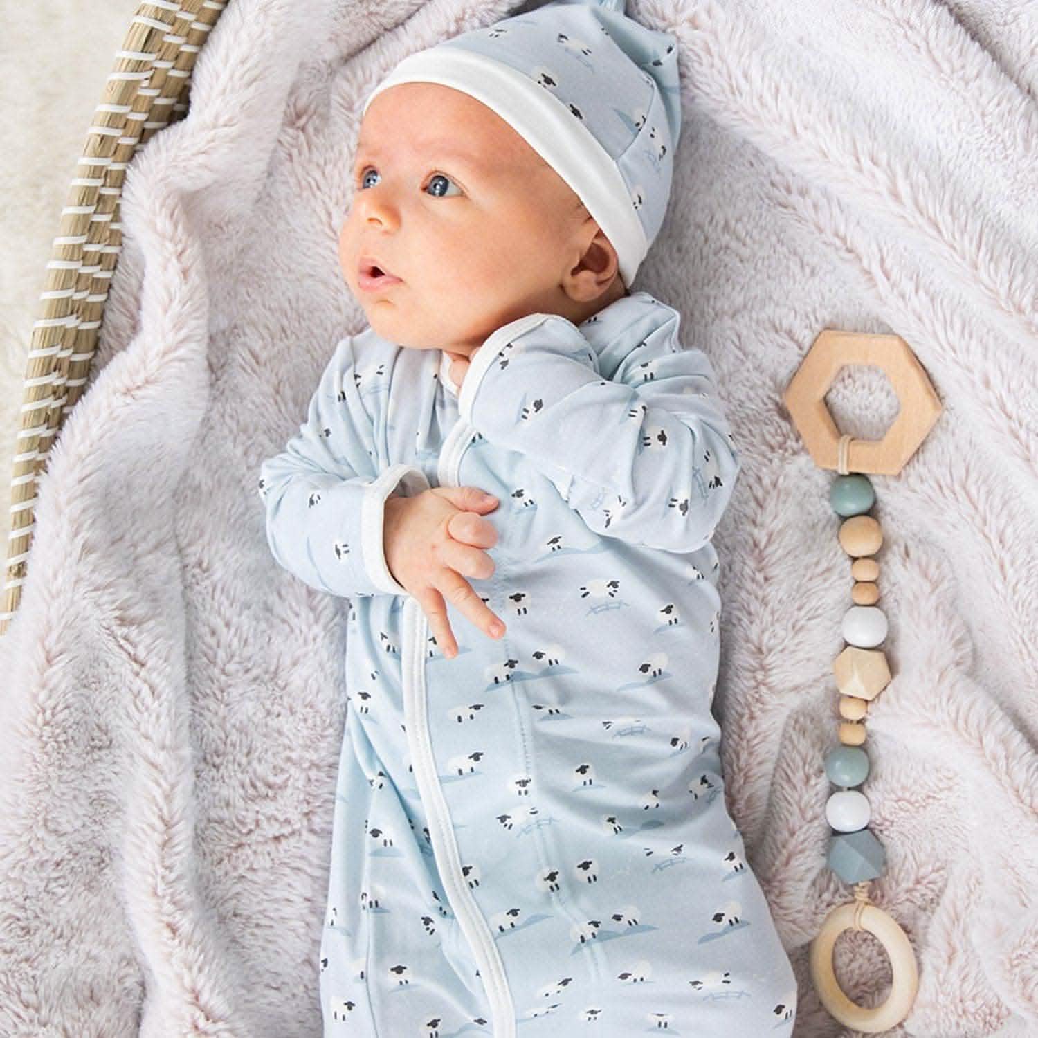 Magnetic Gown & Hat Set - Image 2