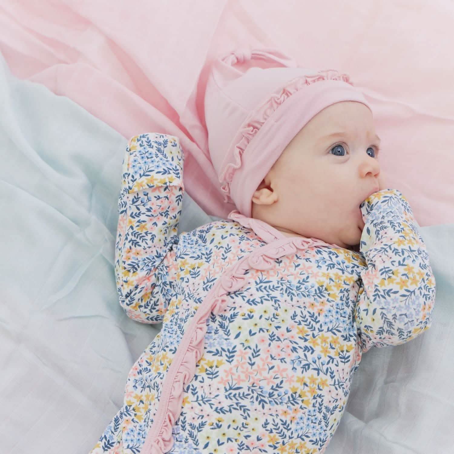 Magnetic Gown & Hat Set with Ruffle - Image 4