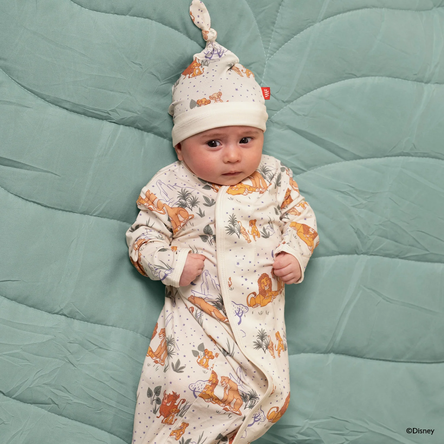 Magnetic Gown & Hat Set - Image 2