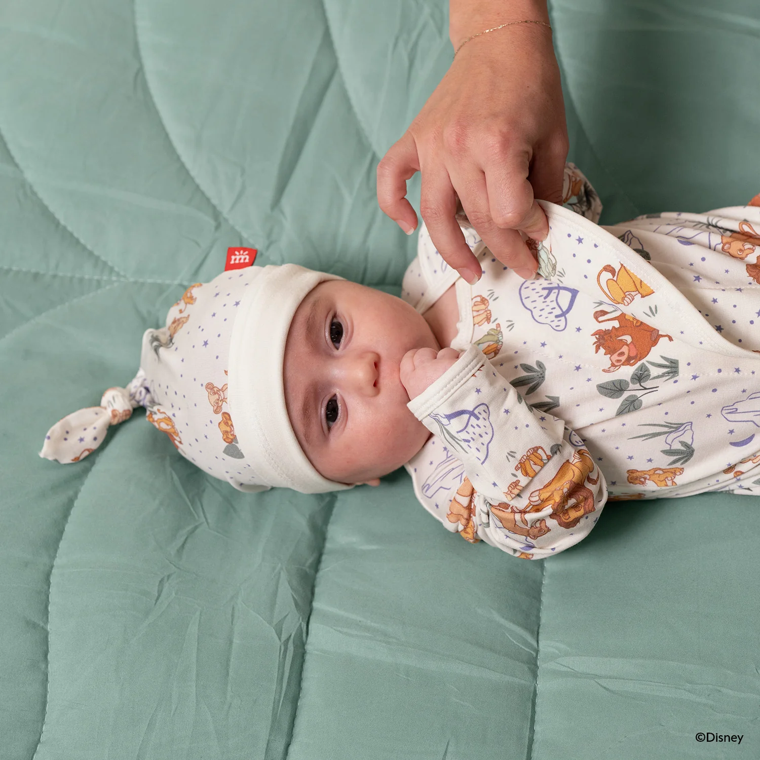 Magnetic Gown & Hat Set - Image 4