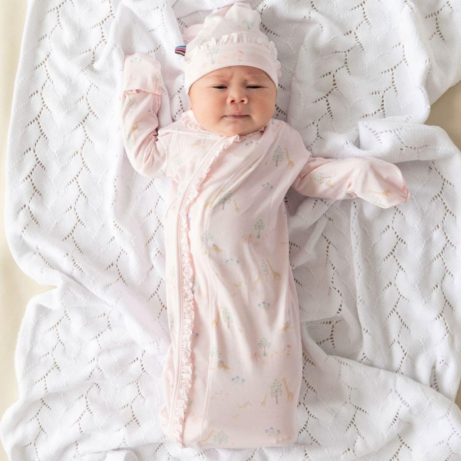 Magnetic Gown & Hat Set with Ruffle - Image 3