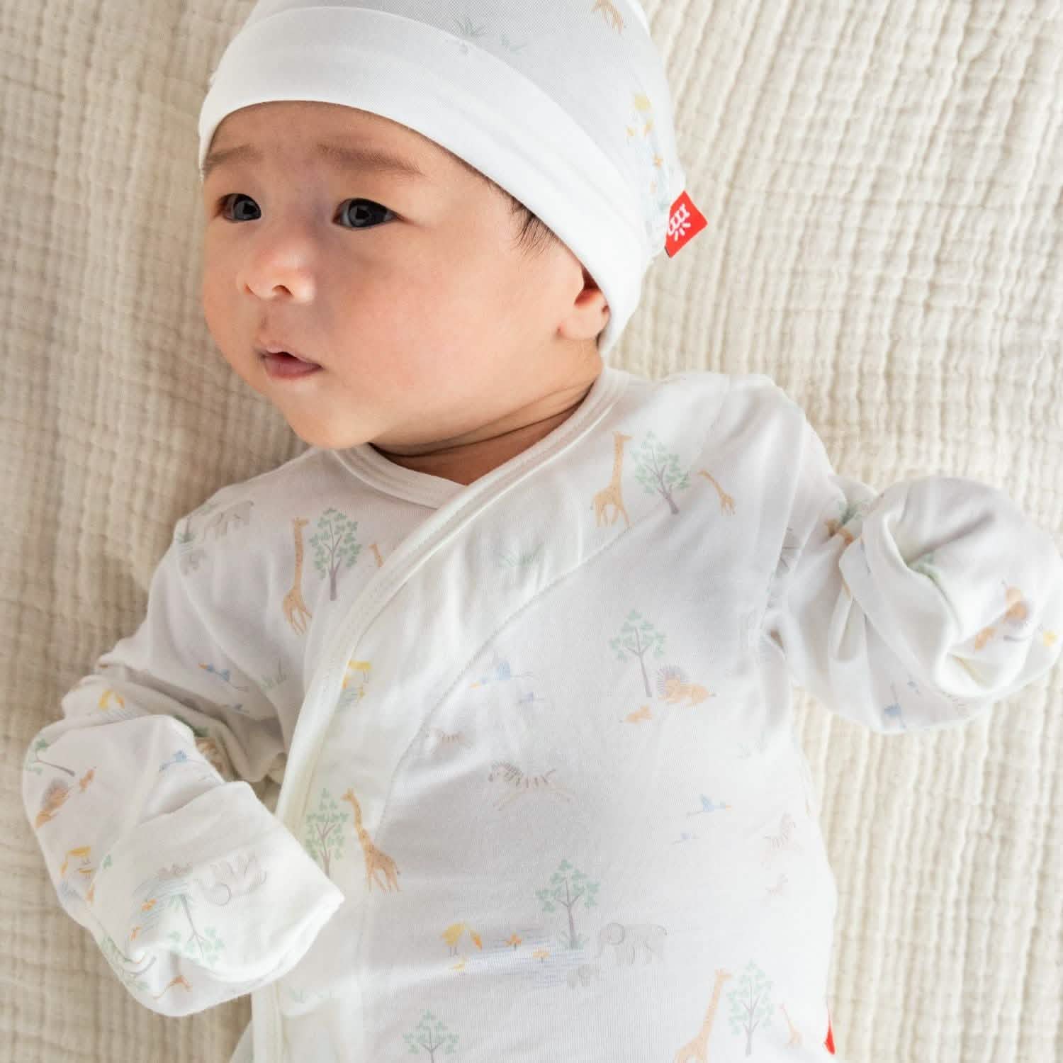 Magnetic Gown & Hat Set - Image 2