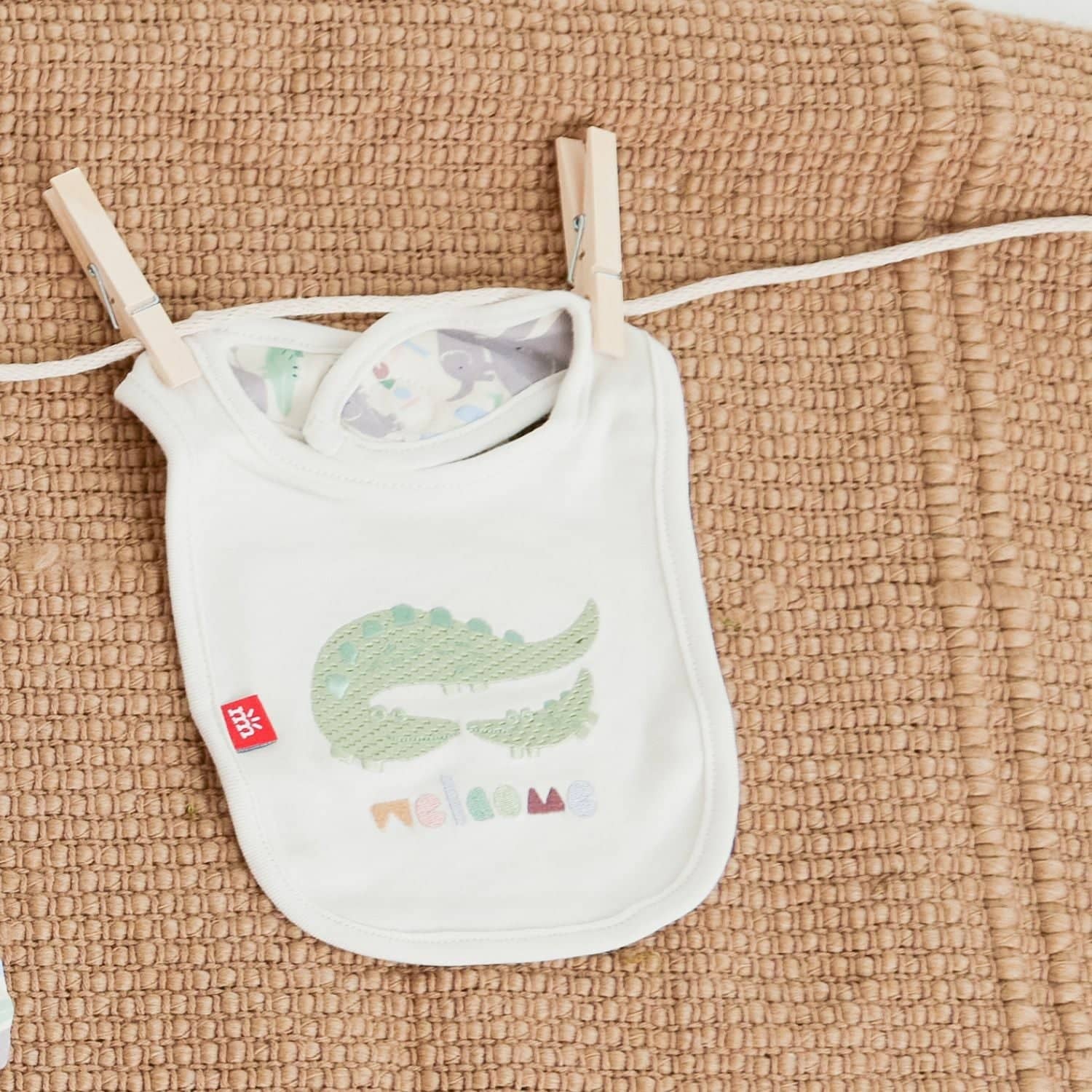 Magnetic Reversible Bib - Image 2