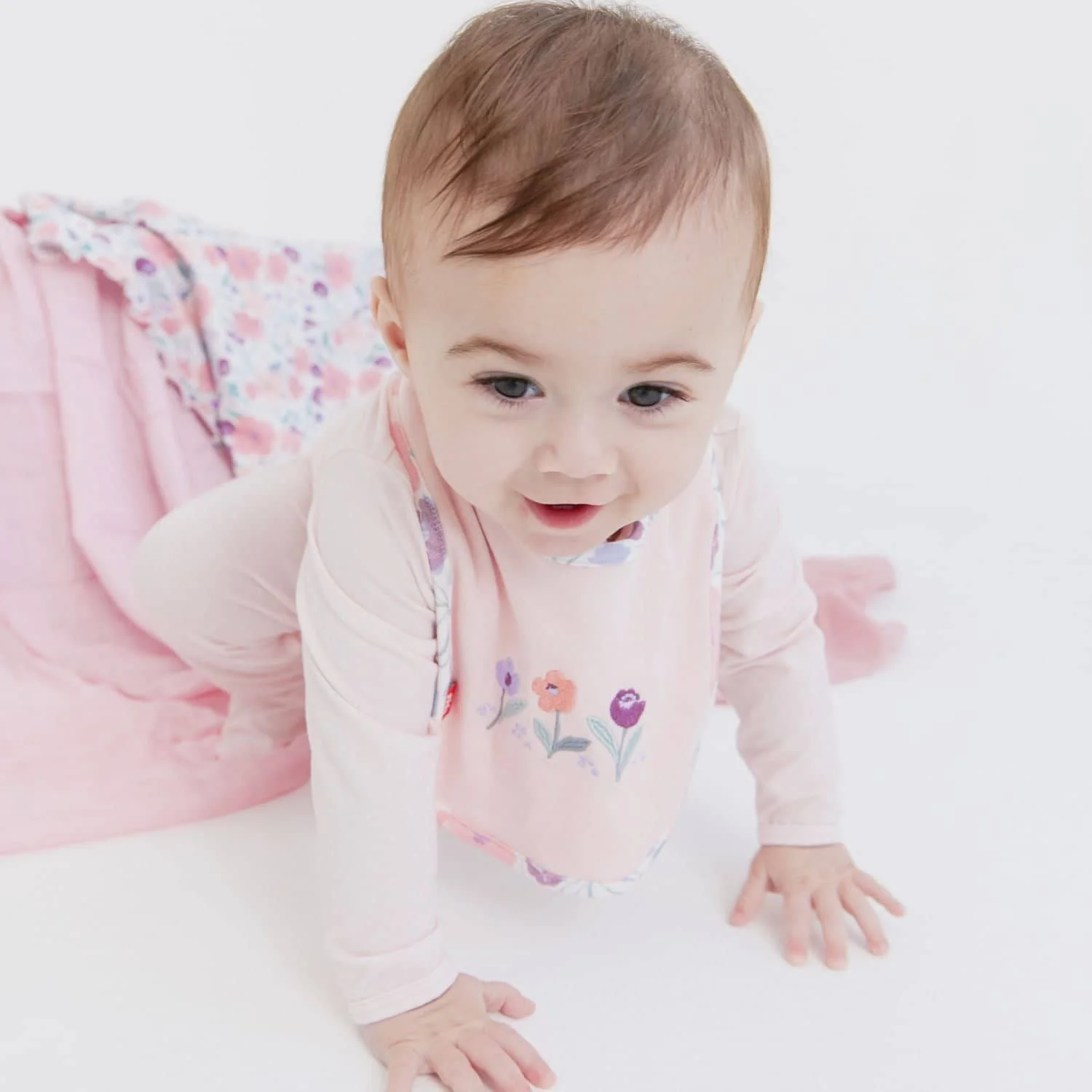 Magnetic Reversible Bib - Image 3