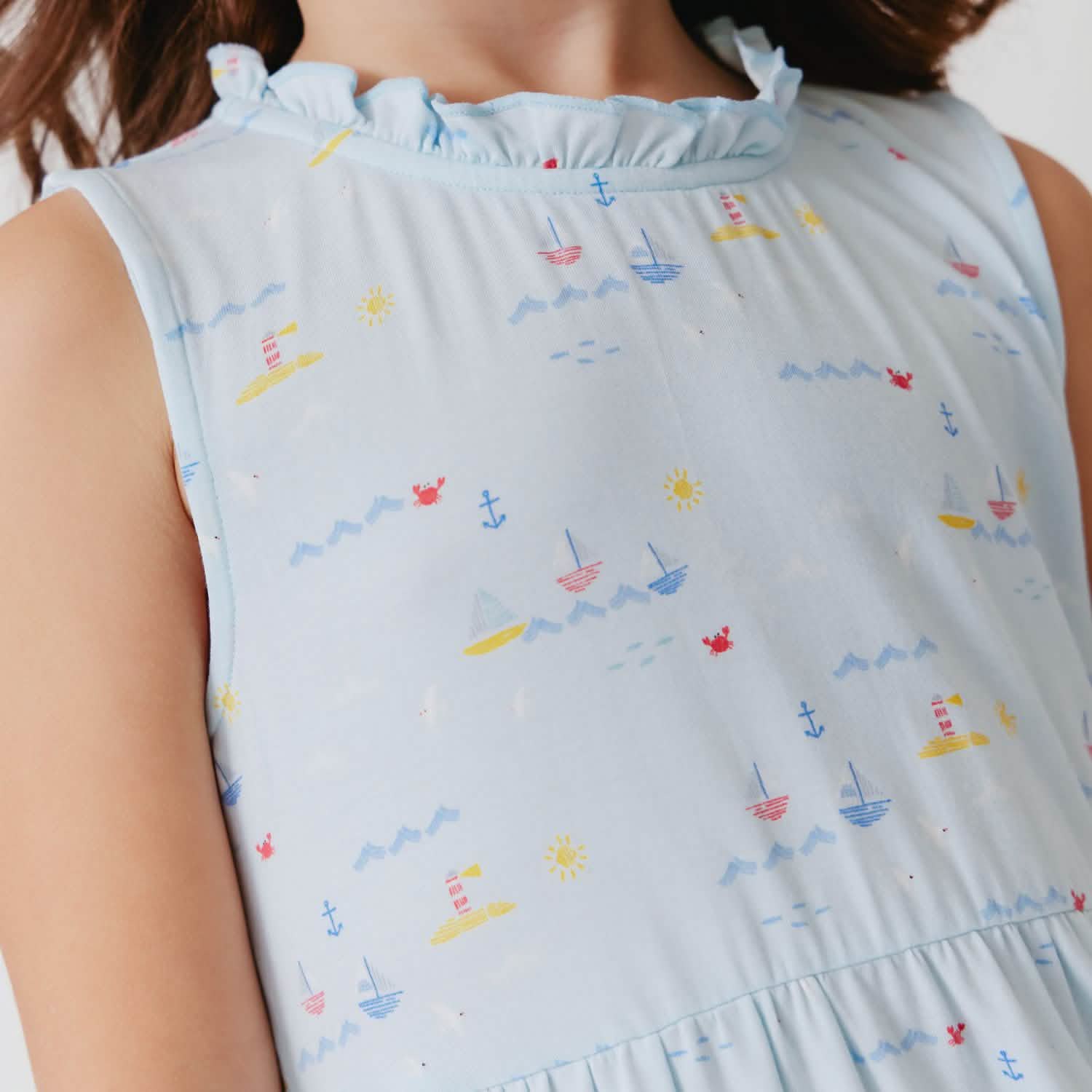Magnetic Sleeveless Dress - Image 4