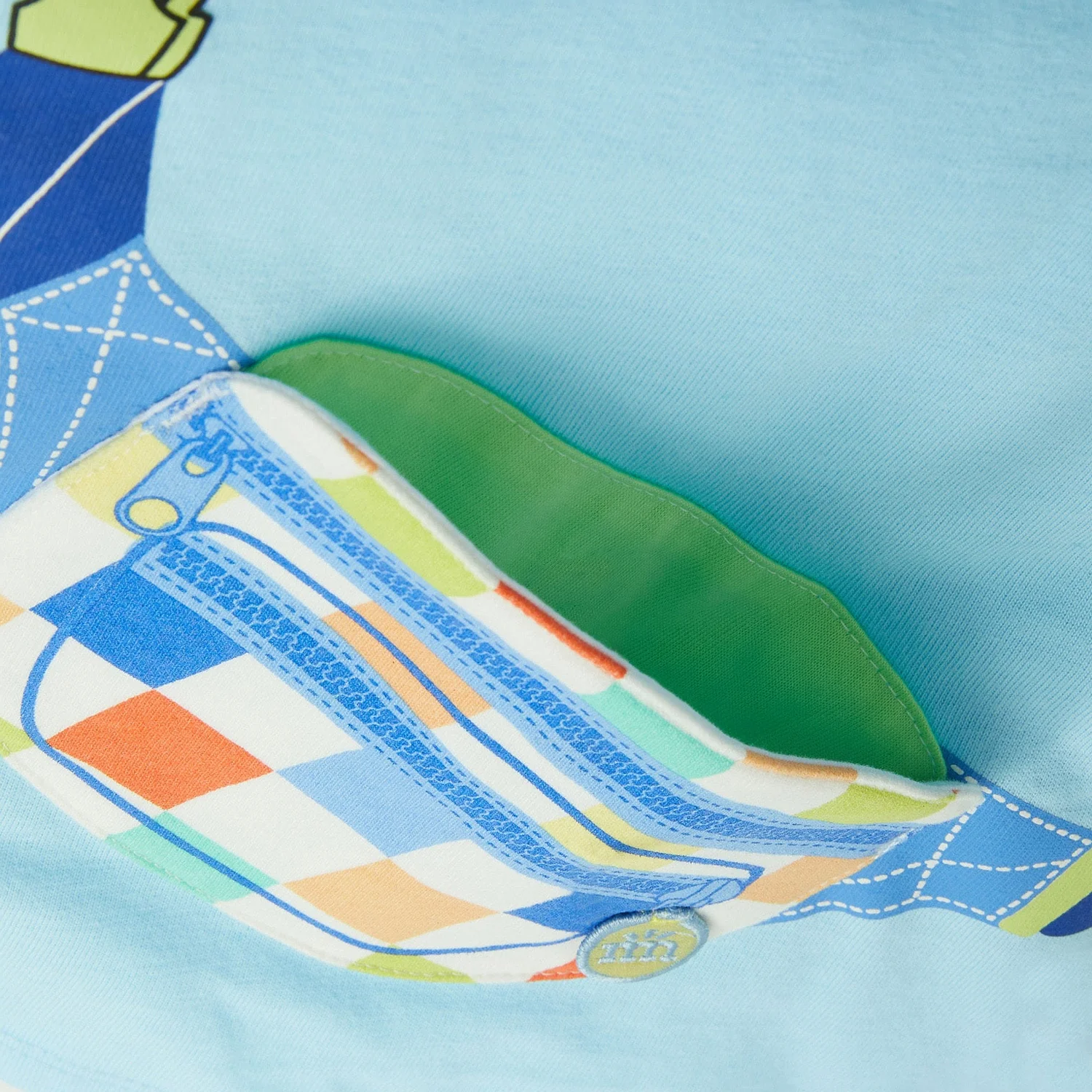 Magnetic Peek-A-Pocket T-Shirt & Shorts Set - Image 3