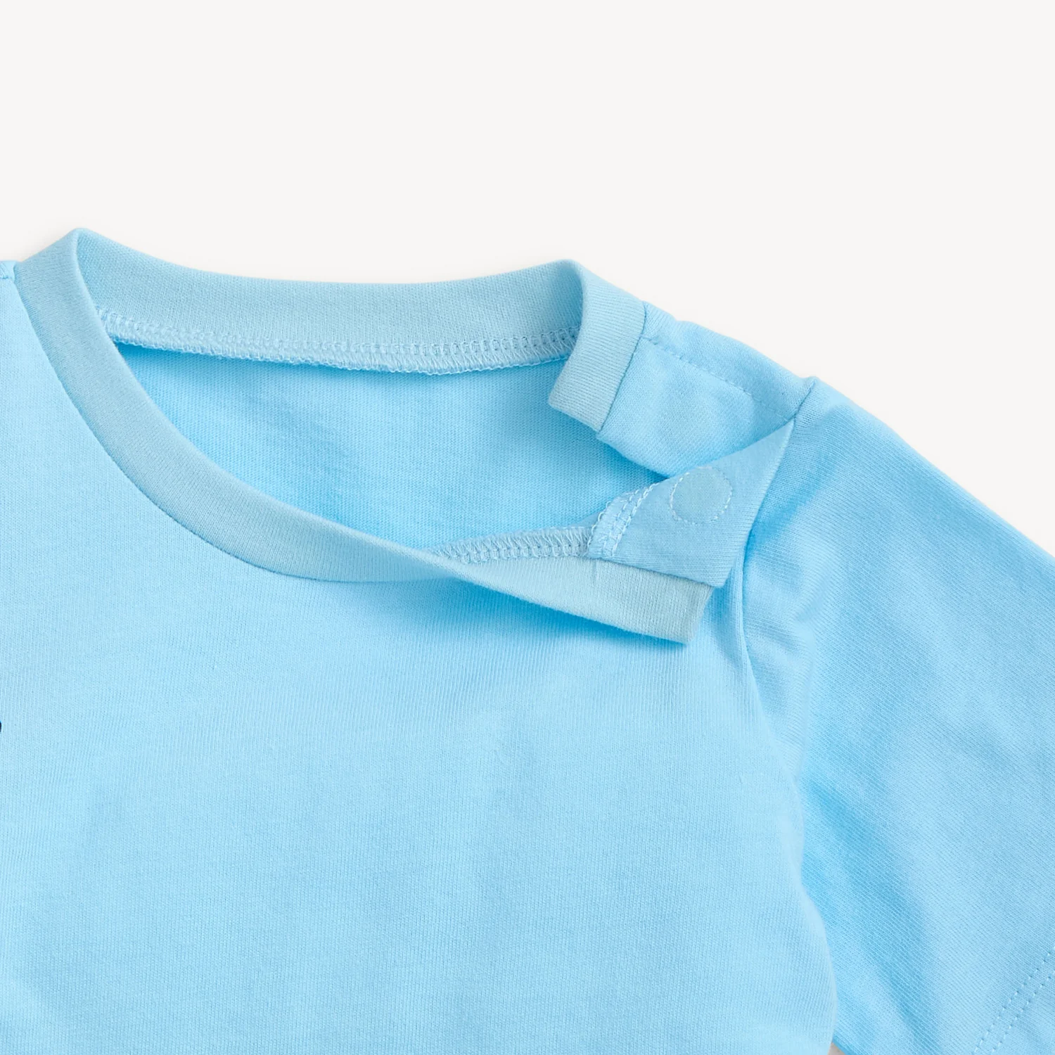 Magnetic Peek-A-Pocket T-Shirt & Shorts Set - Image 4