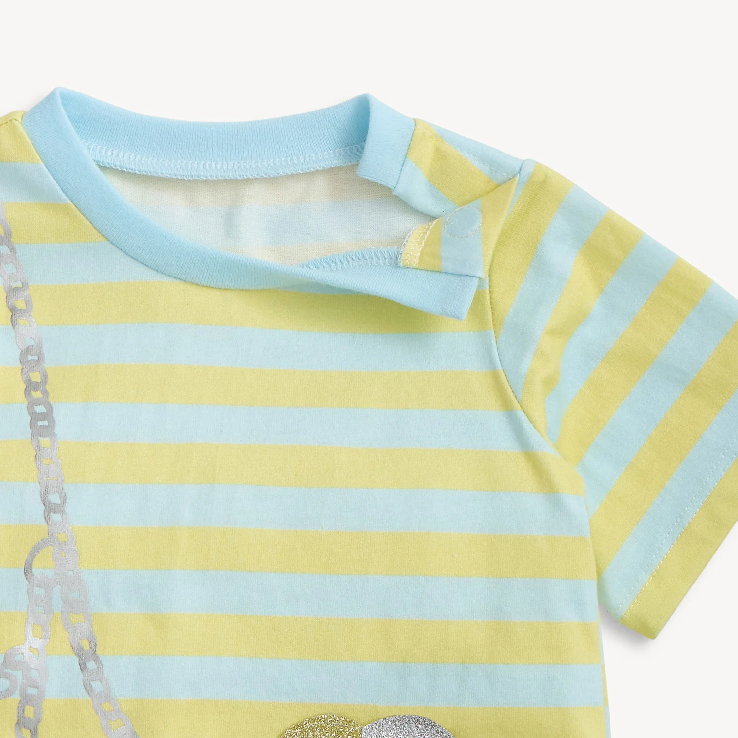 Magnetic Peek-A-Pocket T-Shirt & Shorts Set - Image 3