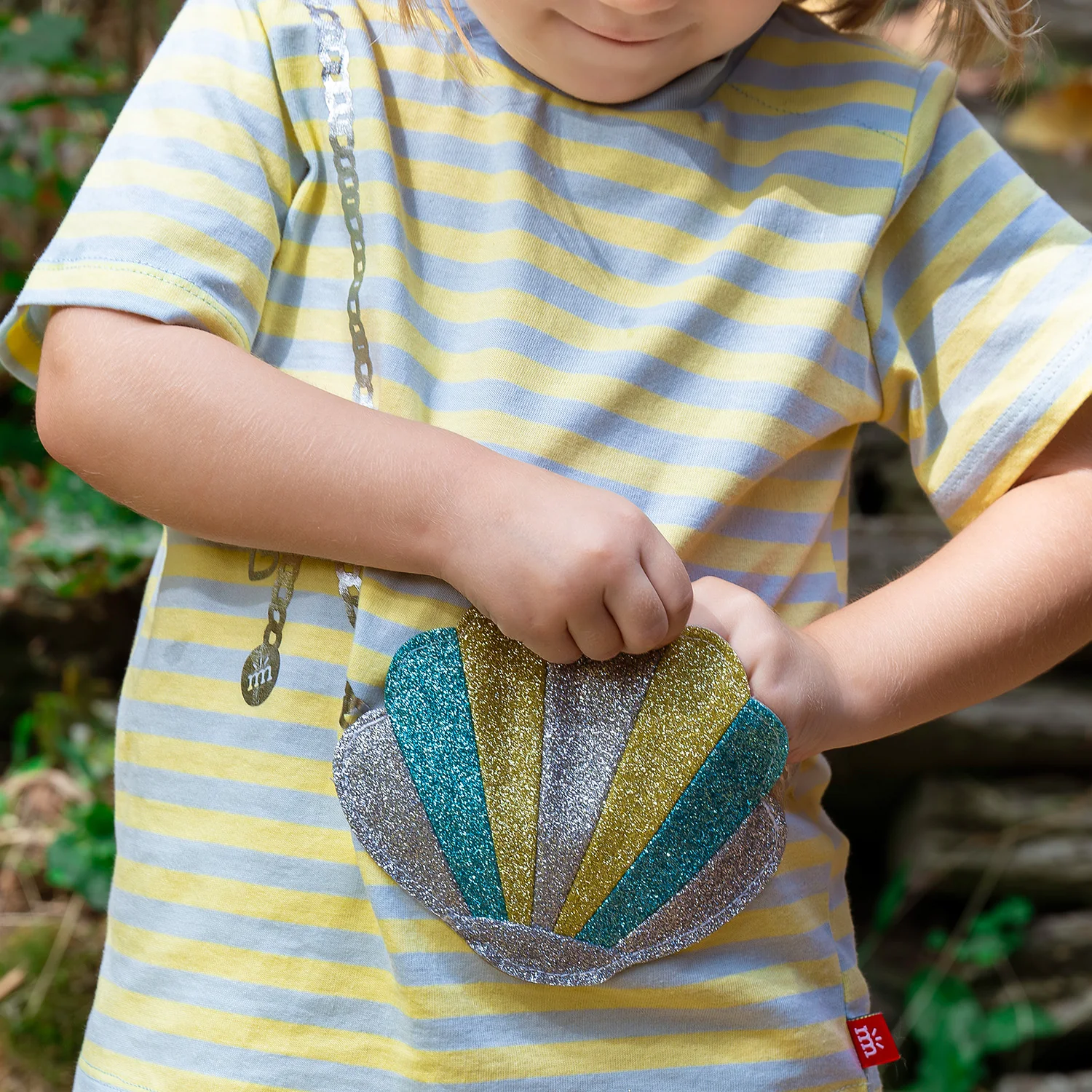 Magnetic Peek-A-Pocket T-Shirt & Shorts Set - Image 5