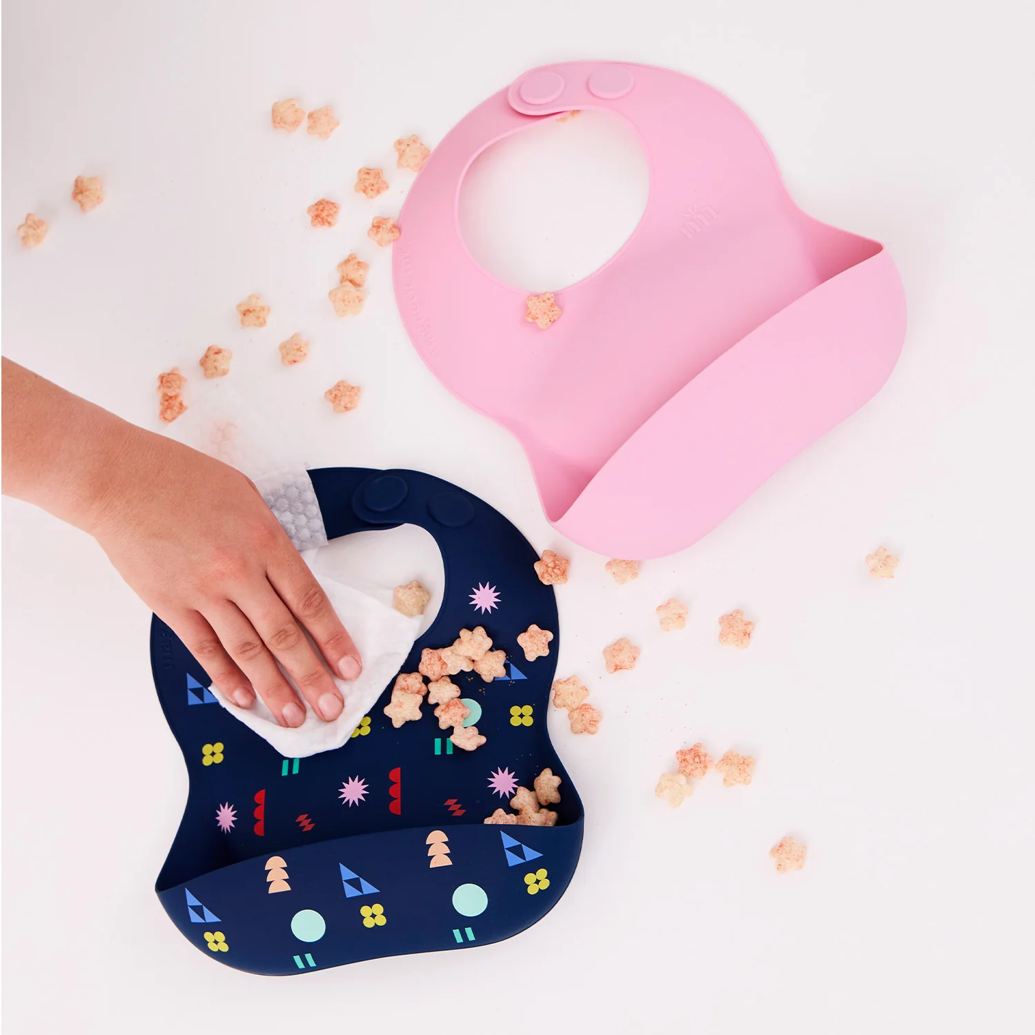 Magnetic Silicone Bib - Image 4
