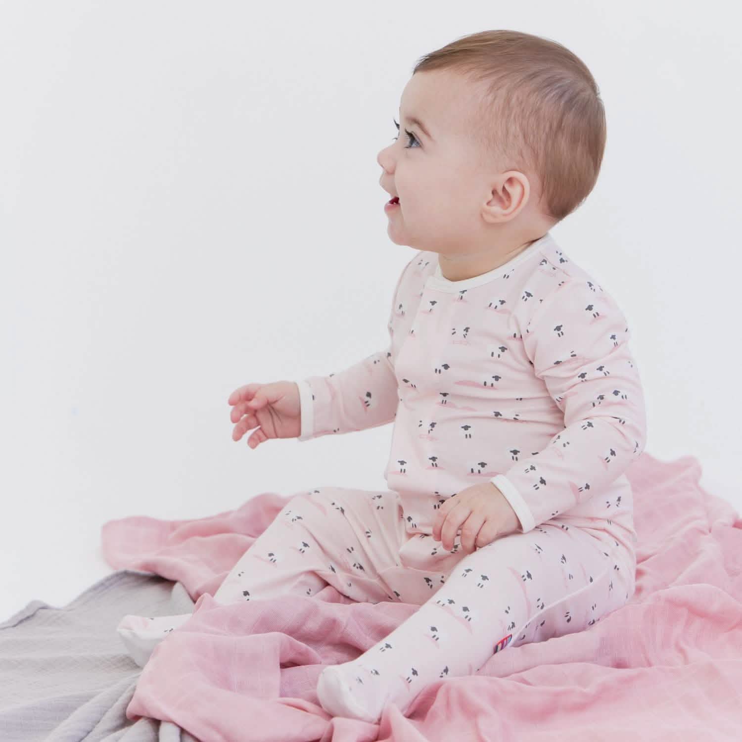 pink baa baa baby modal magnetic parent favorite footie - re-loved - Image 4