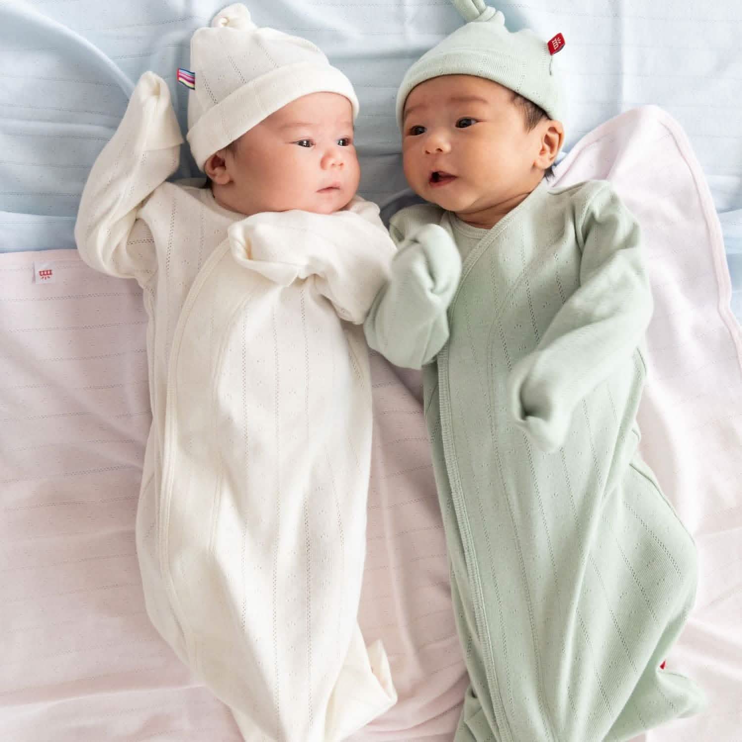 Magnetic Gown & Hat Set - Image 3