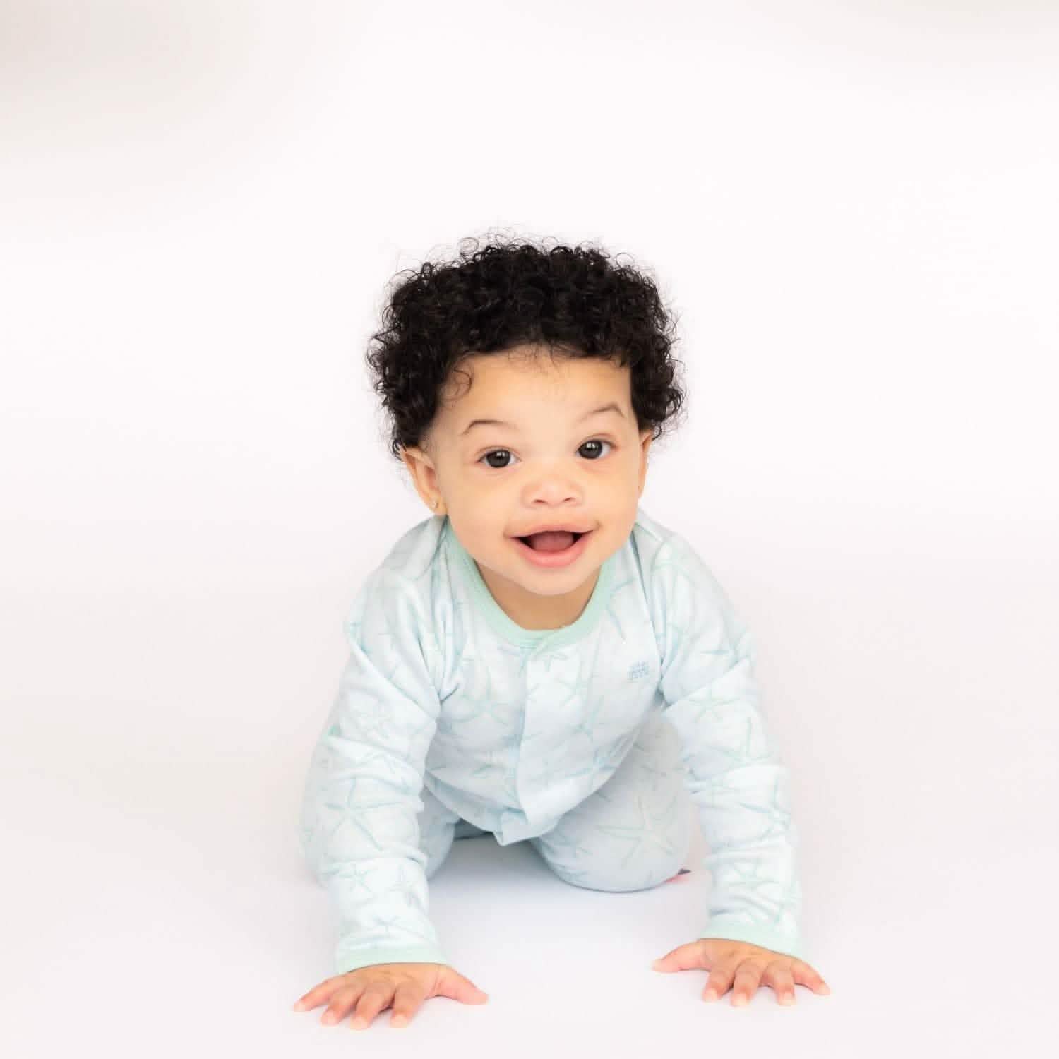 shine bright like a starfish organic cotton magnetic parent favorite footie - re-loved - Image 3