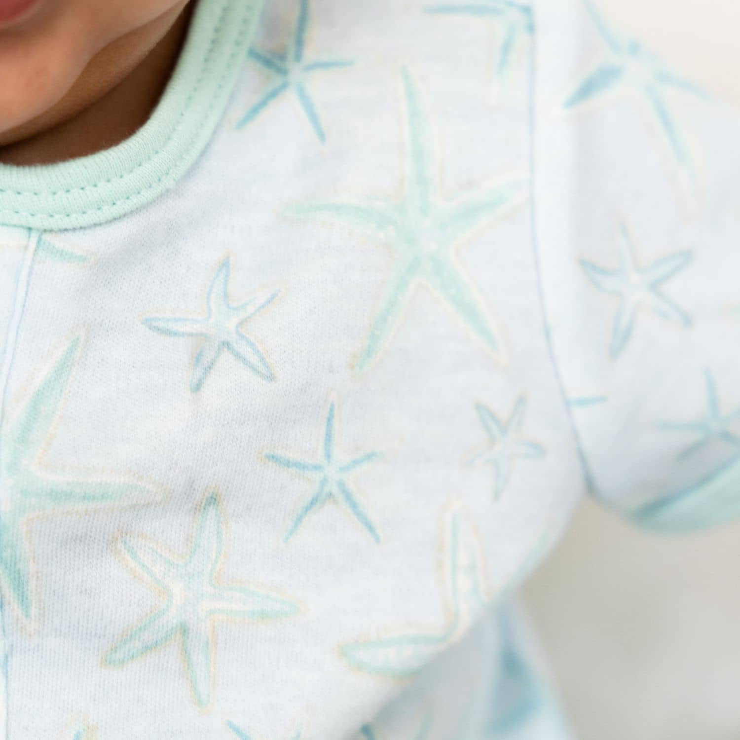 shine bright like a starfish organic cotton magnetic parent favorite footie - re-loved - Image 5